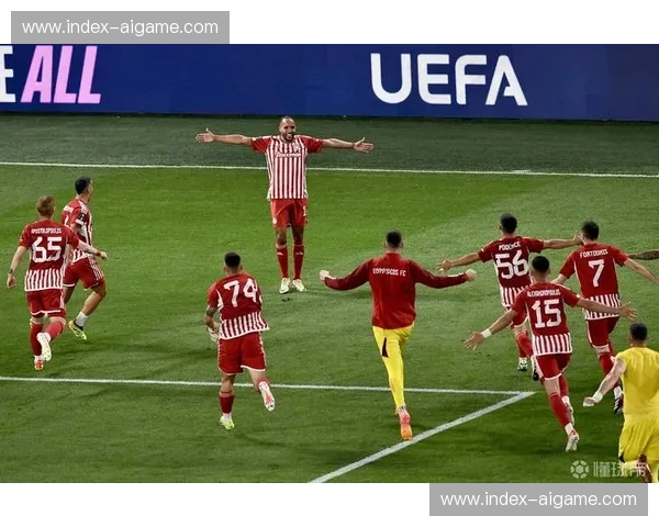 阿贾克斯1-2不敌奥林匹亚科斯，希腊球队客场逆转